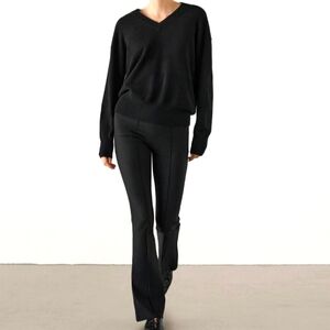 Massimo Dutti silk& cachemere V neck  dark blue  sweater Sz M